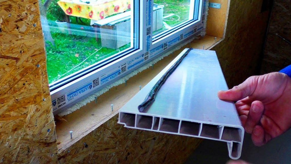 Пластиковый подоконник своими руками: особенности изделия, подготовка к установке возле пвх окна, тонкости монтажа и как отбелить в домашних условиях?