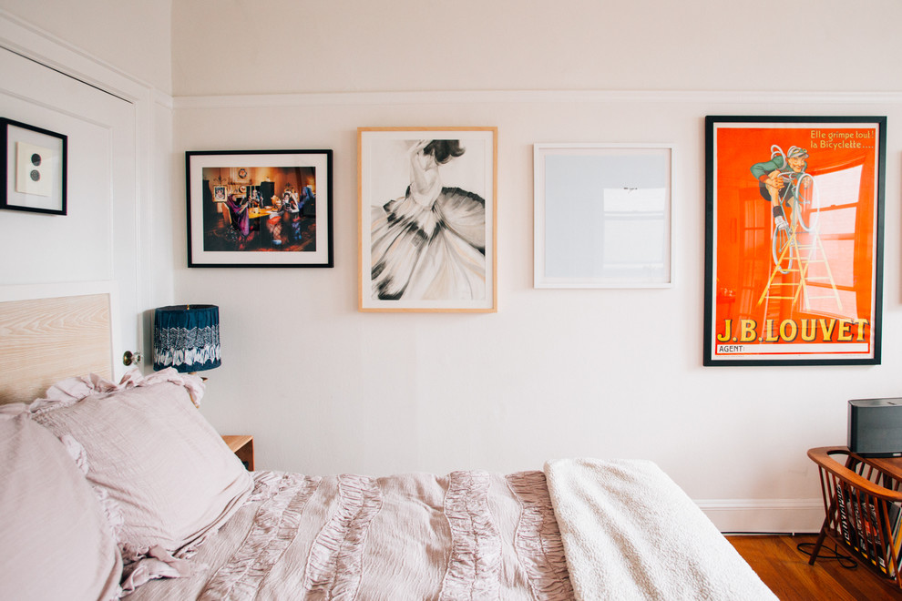 Картины в спальню над кроватью: размещение по фен-шуй и 70+ универсальных сюжетов