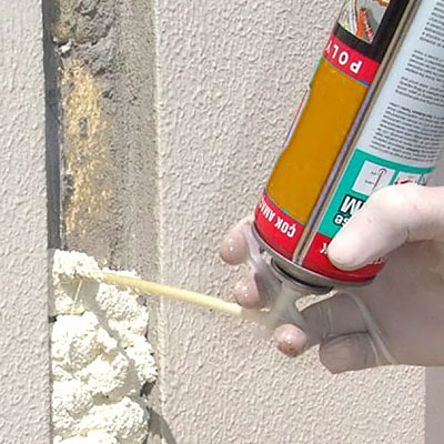 Как нанести монтажную пену на стену