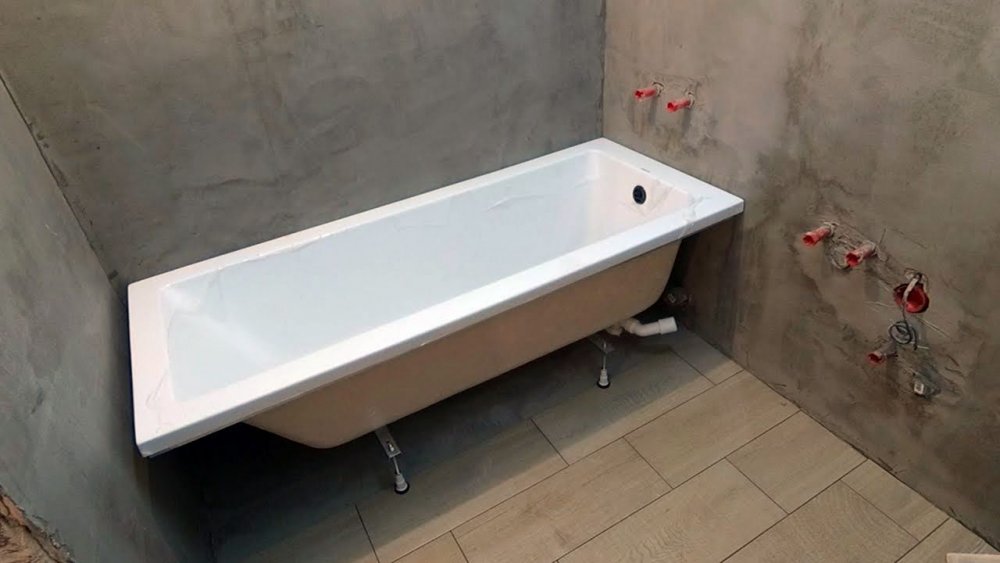 Как правильно установить ванну в ванной комнате своими руками — пошаговое видео и фото